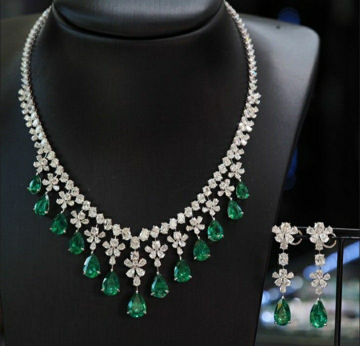 Elegant Sparkling Green Crystal Jewelry Set